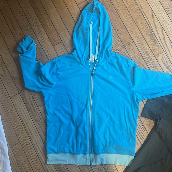 Sz L Tops Bundle - Picture 5 of 9